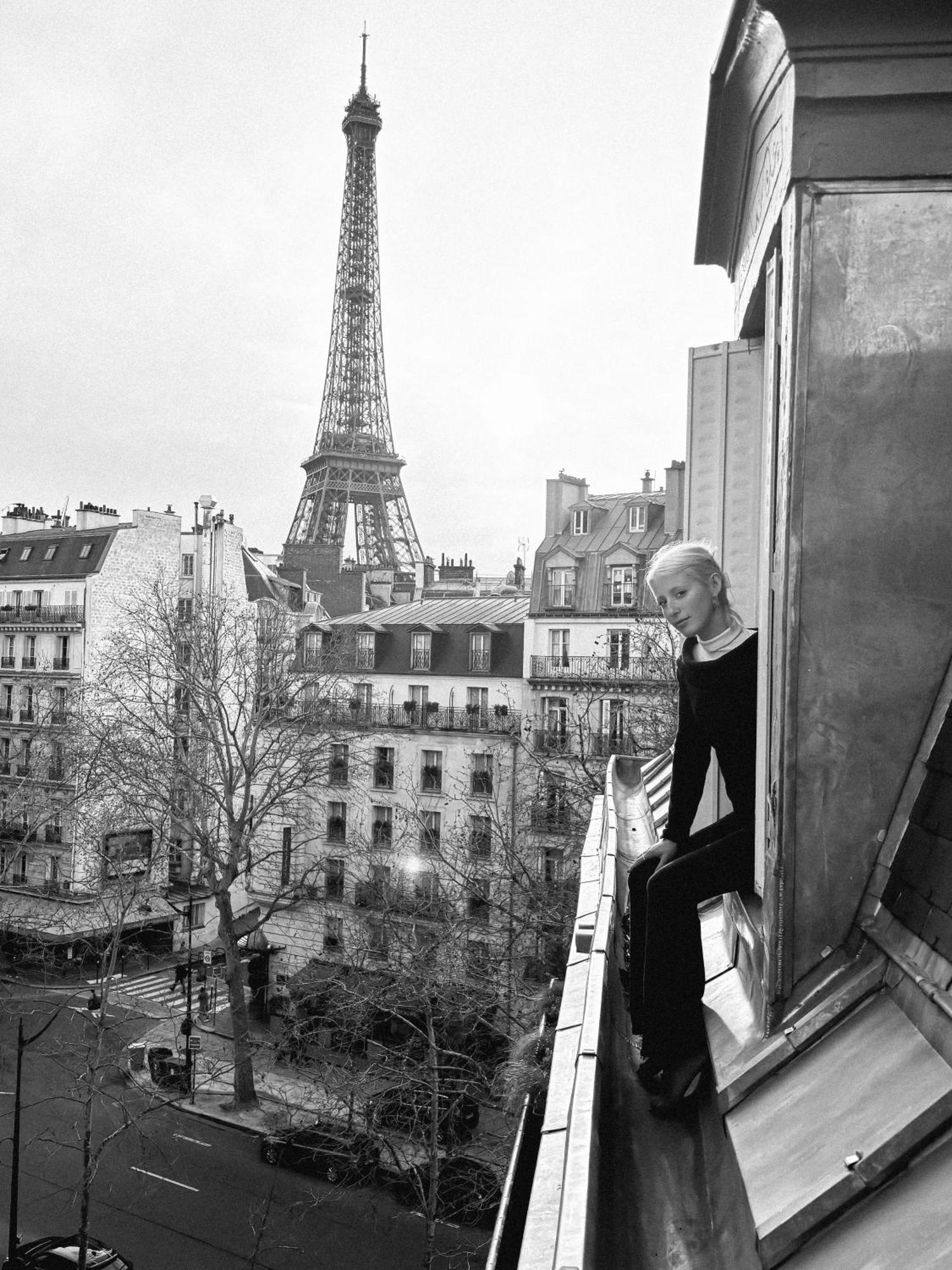 Center Eiffel Tower View Paris